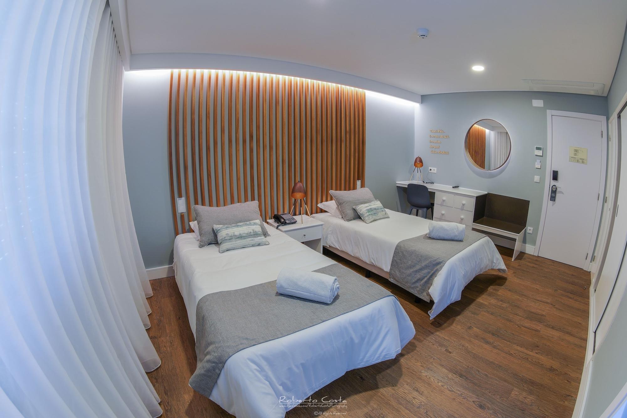 Hotel Teresinha Praia da Vitoria ภายนอก รูปภาพ