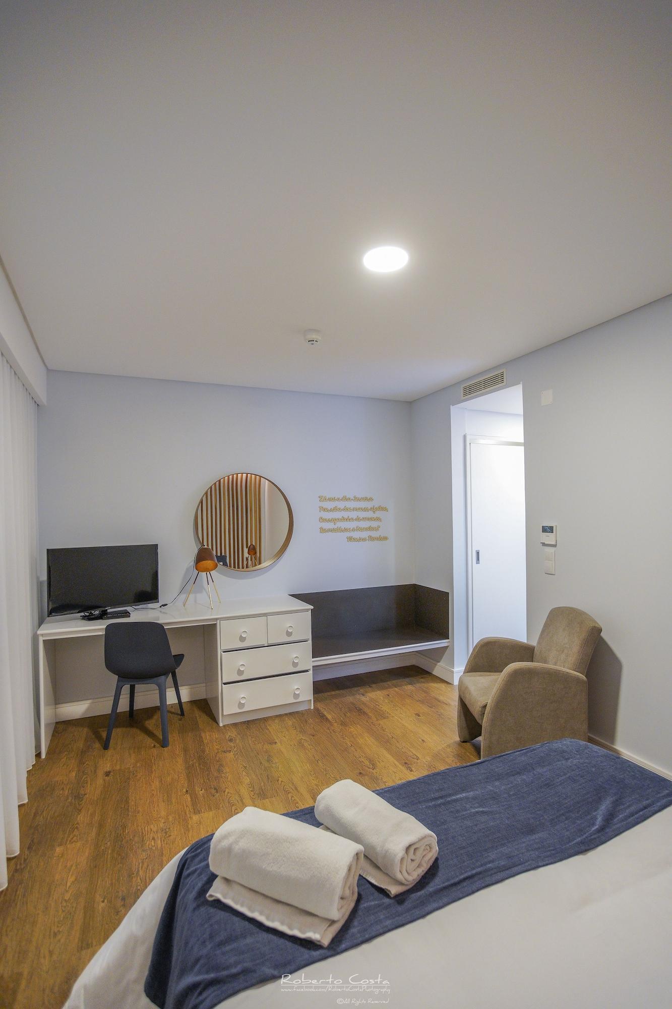 Hotel Teresinha Praia da Vitoria ภายนอก รูปภาพ