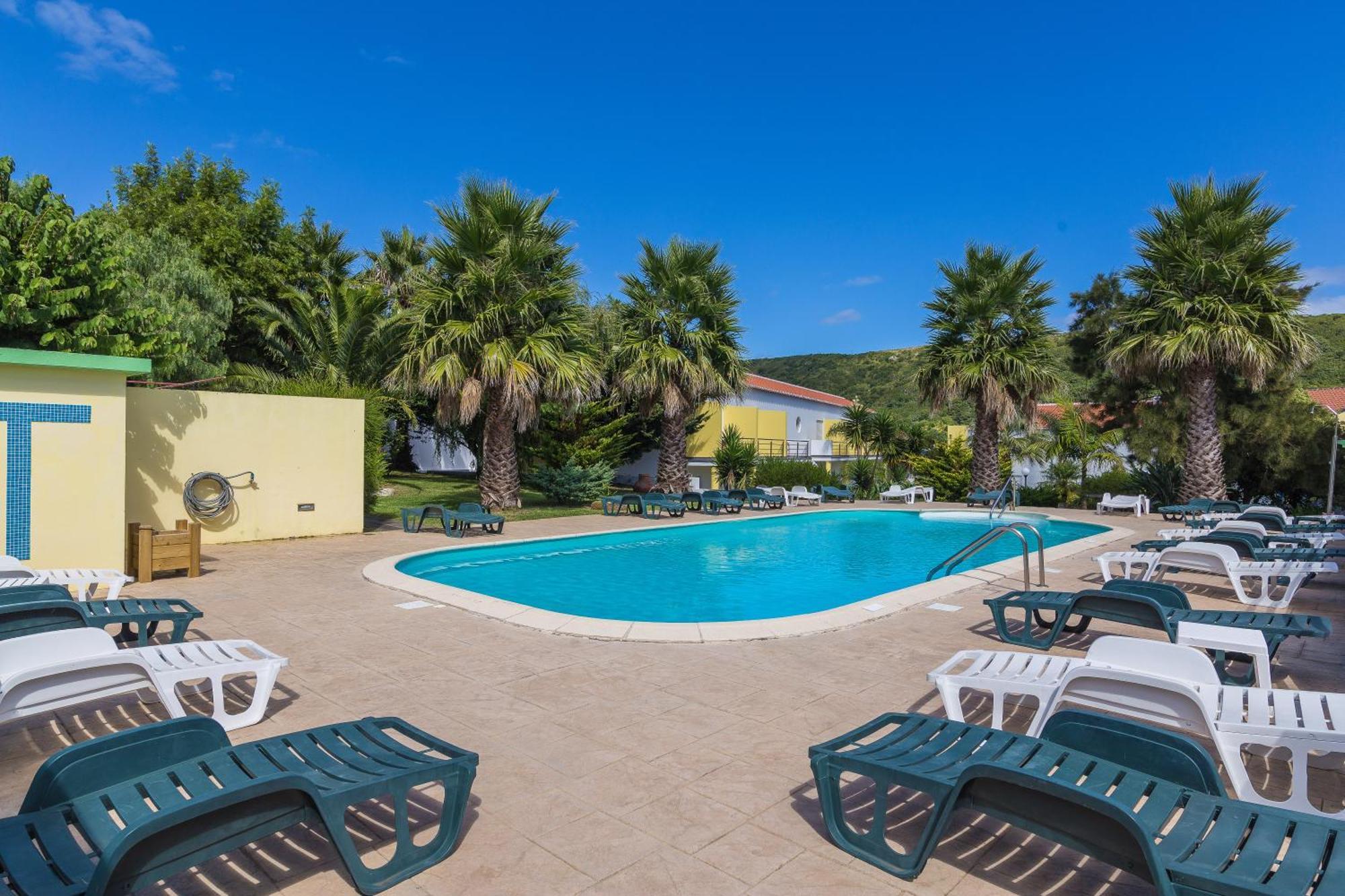 Hotel Teresinha Praia da Vitoria ภายนอก รูปภาพ