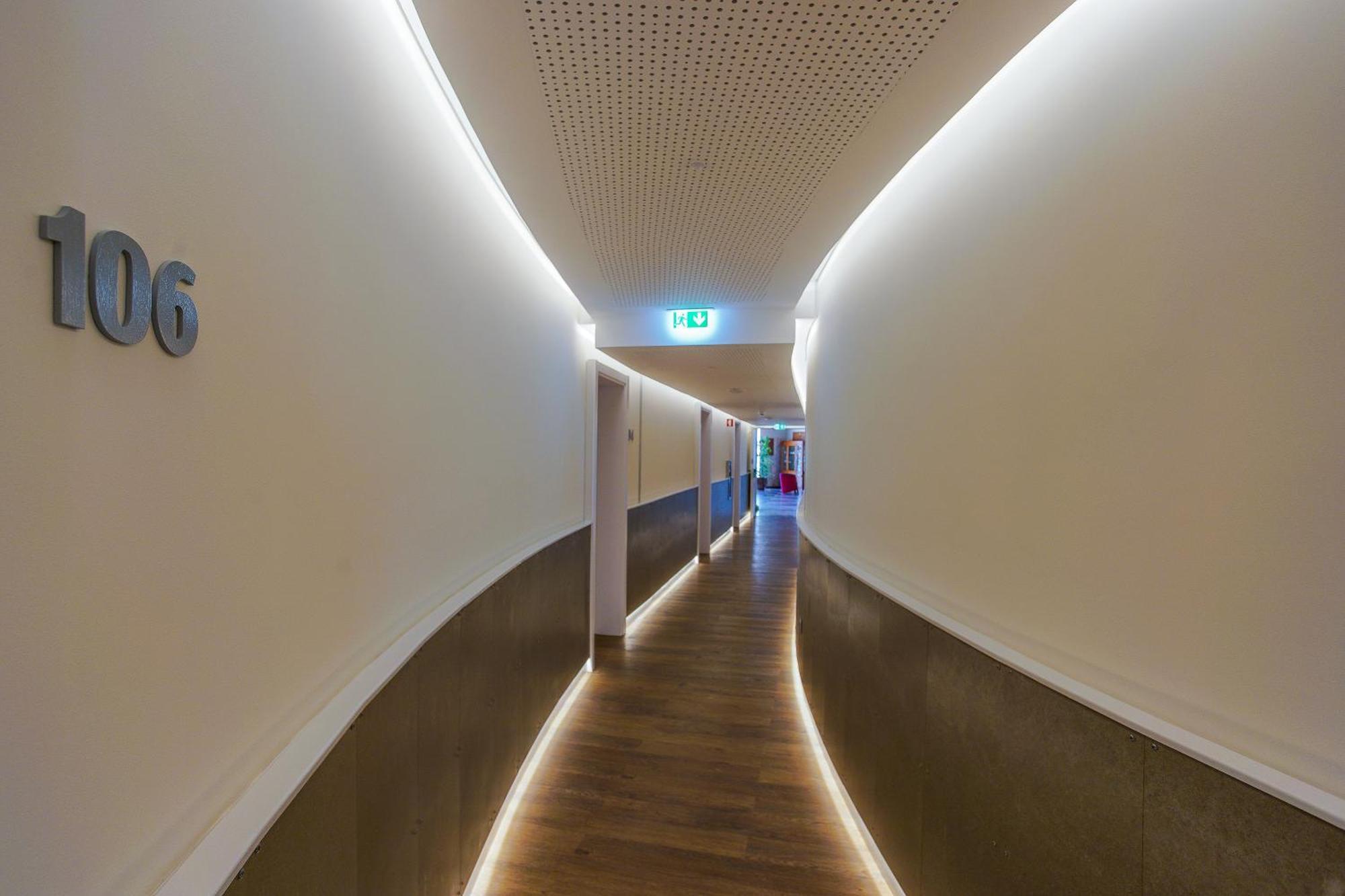 Hotel Teresinha Praia da Vitoria ภายนอก รูปภาพ