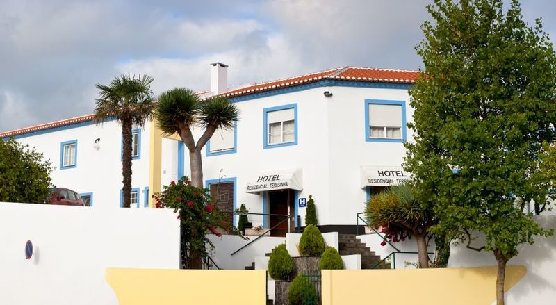 Hotel Teresinha Praia da Vitoria ภายนอก รูปภาพ
