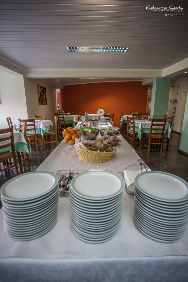 Hotel Teresinha Praia da Vitoria ภายนอก รูปภาพ