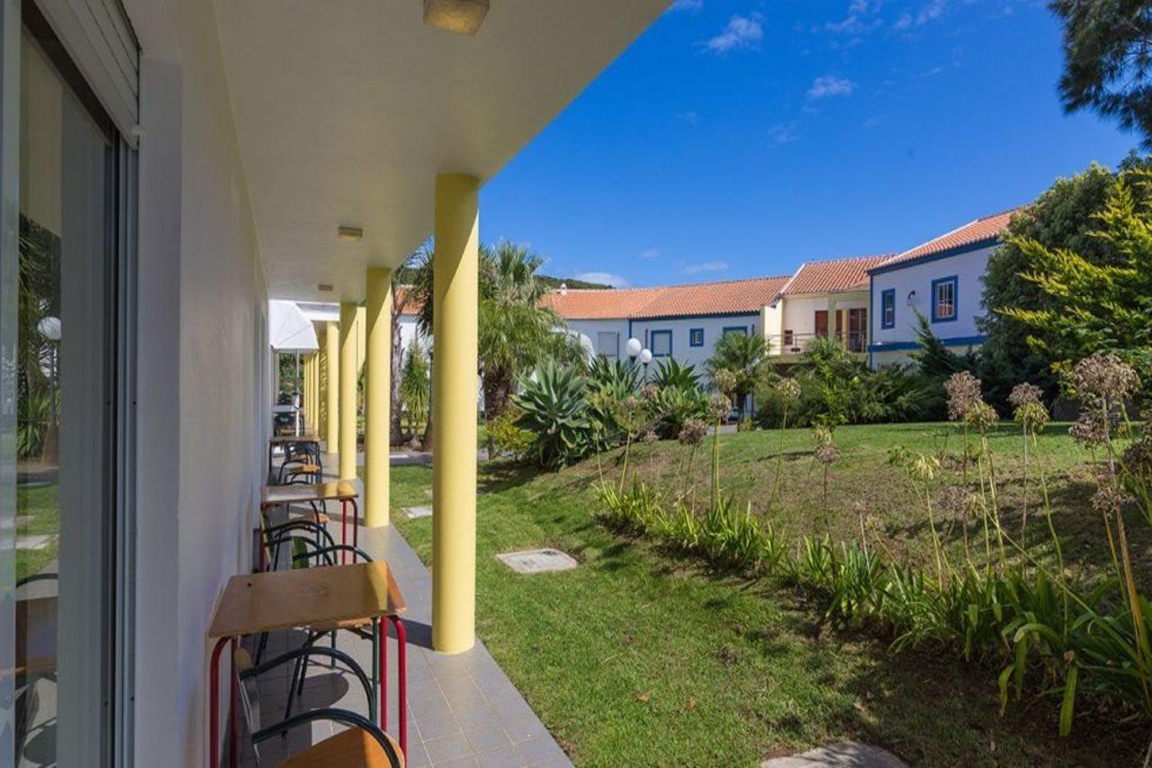 Hotel Teresinha Praia da Vitoria ภายนอก รูปภาพ